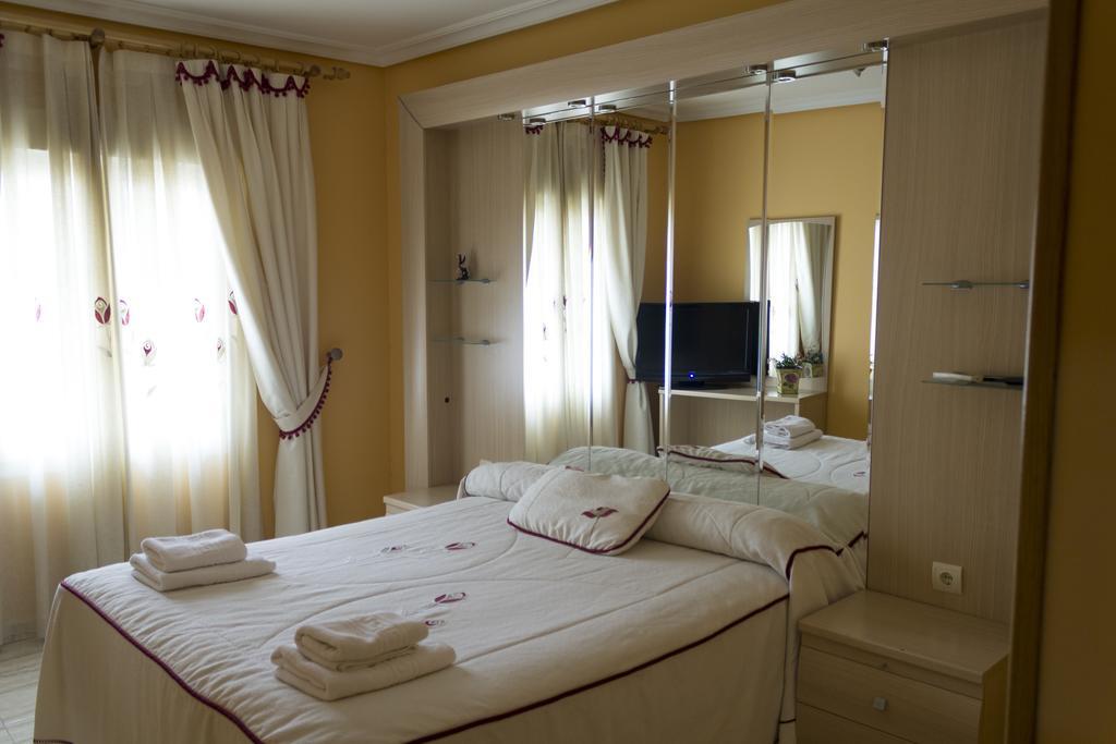 Hostal Dulcinea Esquivias Eksteriør billede